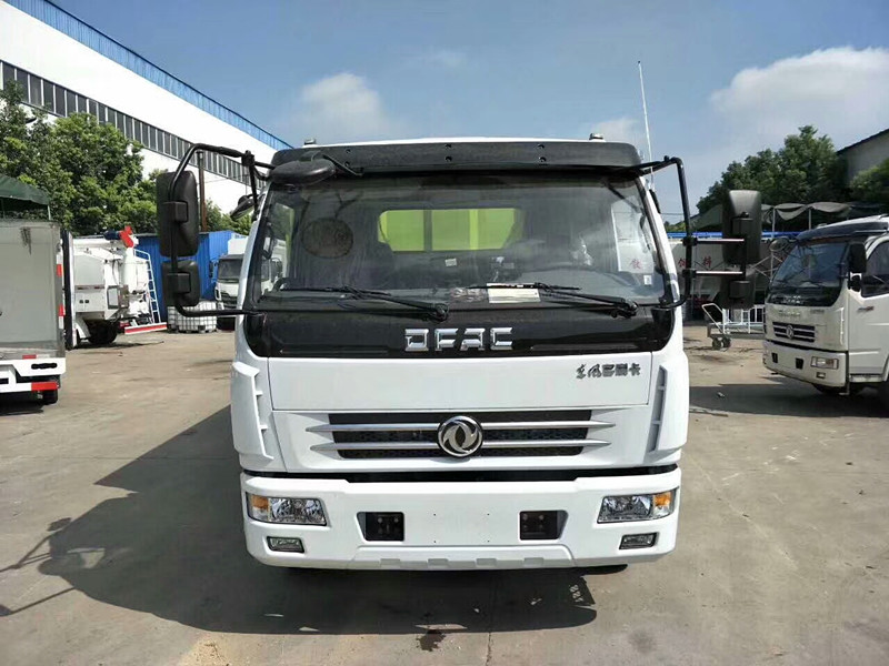 東風(fēng)大多利卡吸塵車(chē)
