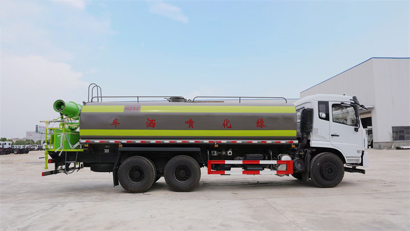 東風(fēng)隨專(zhuān)后雙橋20方灑水車(chē)高清實(shí)車(chē)圖片