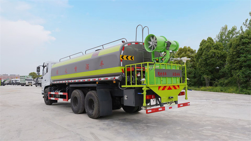 東風(fēng)隨專(zhuān)后雙橋20方灑水車(chē)高清實(shí)車(chē)圖片